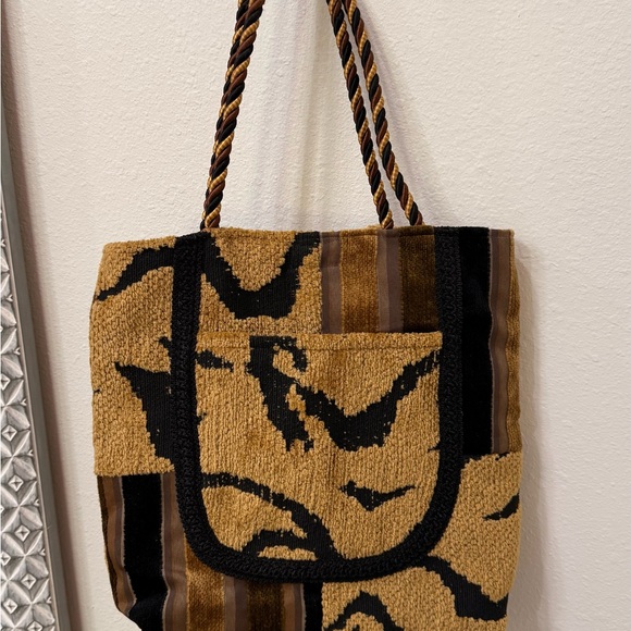 Tan and Black Women's Bag - Picture 3 of 7